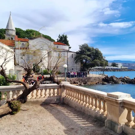 بيت للعطل Aurora Maris Near Opatija ماتولي